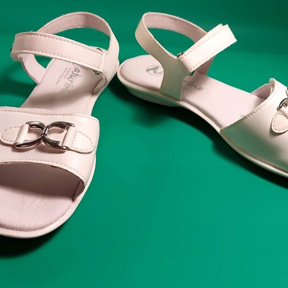 "Naturino" Brand New Girls White Leather Sandals Size 31 (US 13) - Picture 4 of 6